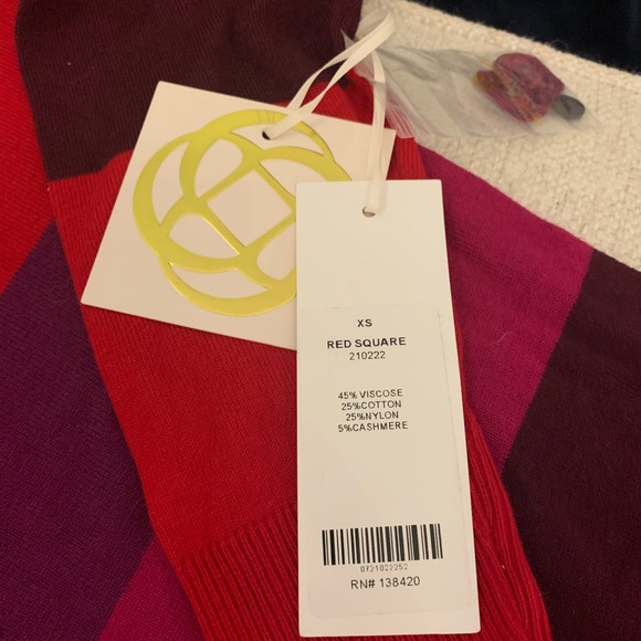 Sweater - Picture 3 of 3